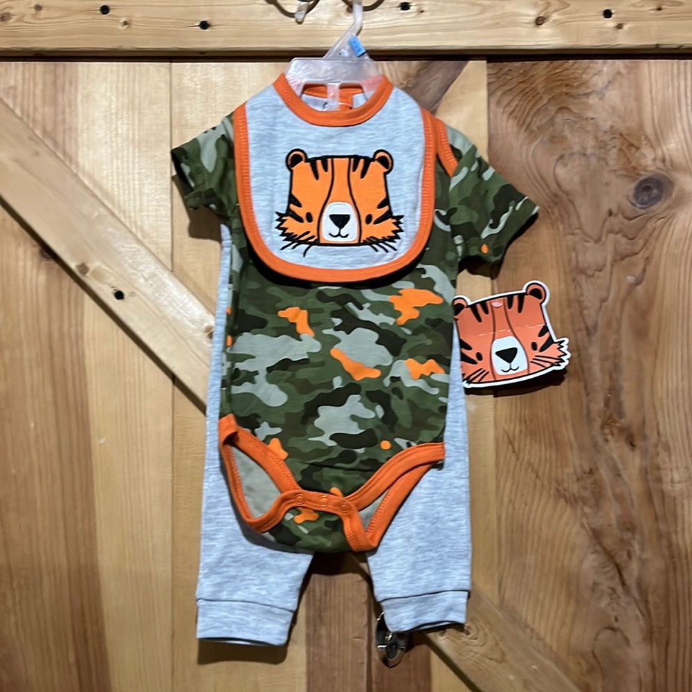 CJP Baby 3 piece set 3 to 6 month Camo, orange and gray lion outfit